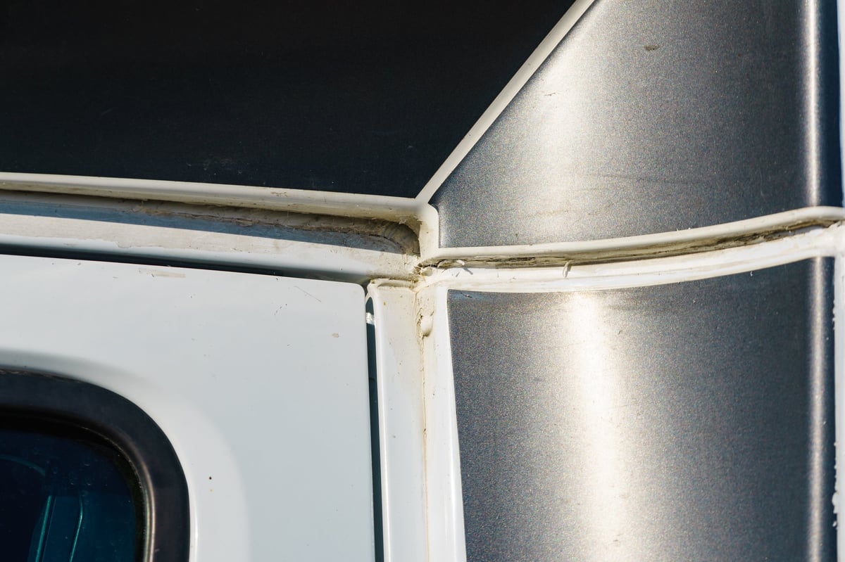 Inspecting caravan seal maintenance